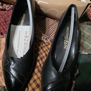 Size 5 NWT Black Women's pumps